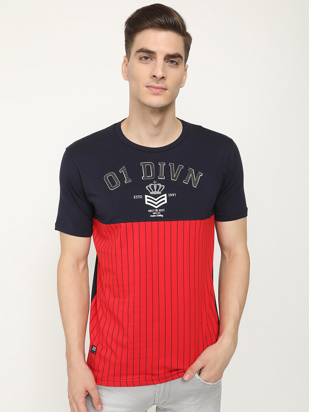 

V2 Value & Variety Men Navy Blue & Red Colourblocked Printed T-shirt
