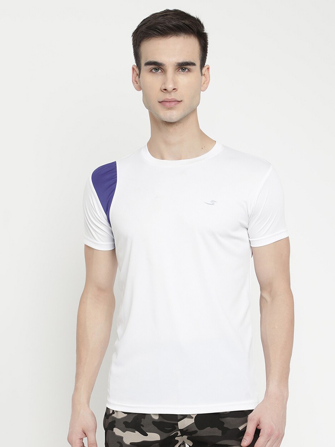 

V2 Value & Variety Men White T-shirt