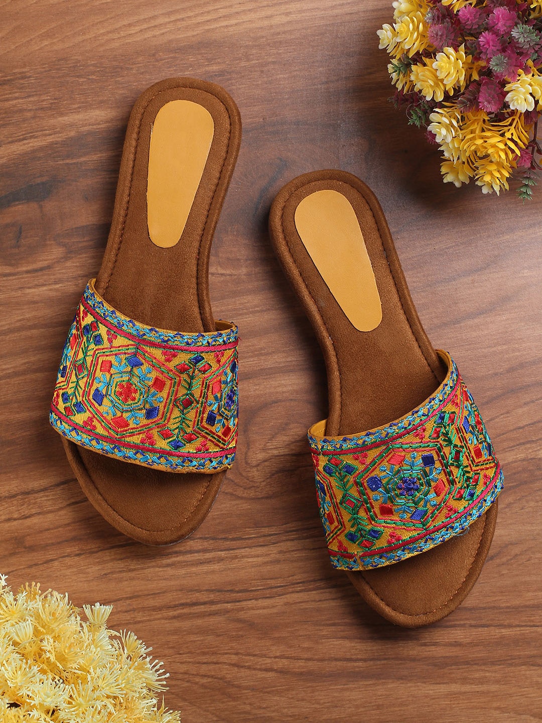 

HASTEN Women Green & Yellow Embroidered Leather Ethnic Open Toe Flats
