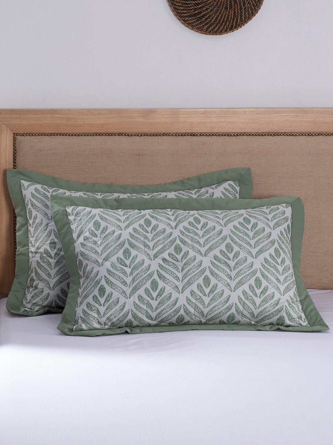

MASPAR Set Of 2 Green & Grey Floral Printed 100 GSM Cotton Pillow Covers