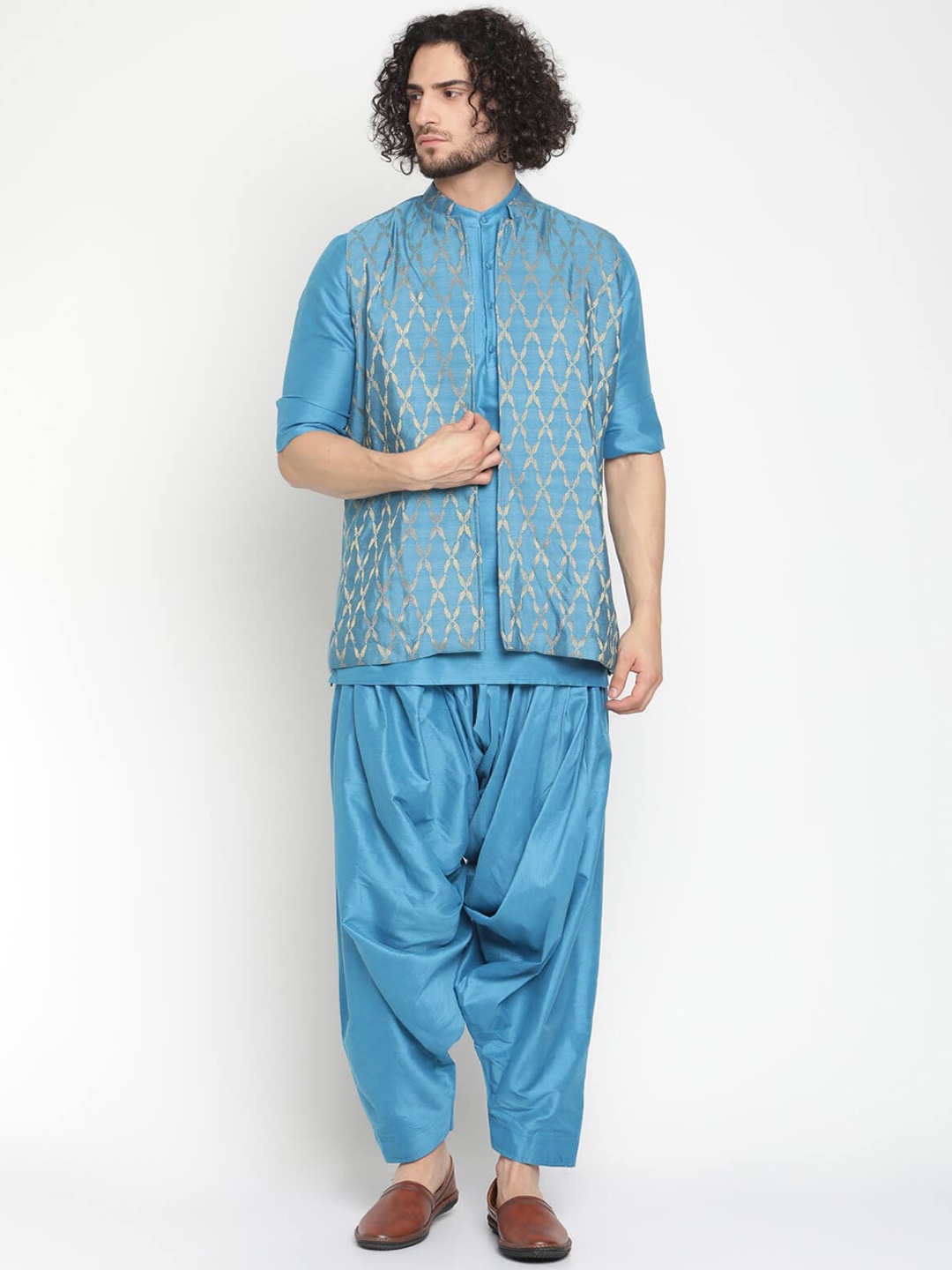 

Abhishti Men Blue Banarasi Short Kurta with Waistcoat