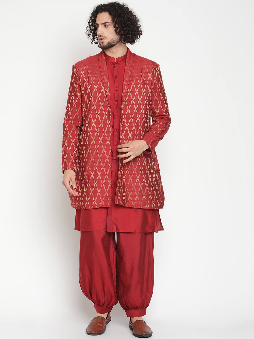 

Abhishti Men Red Layered Button Down Kurta With Zari Work Jacket