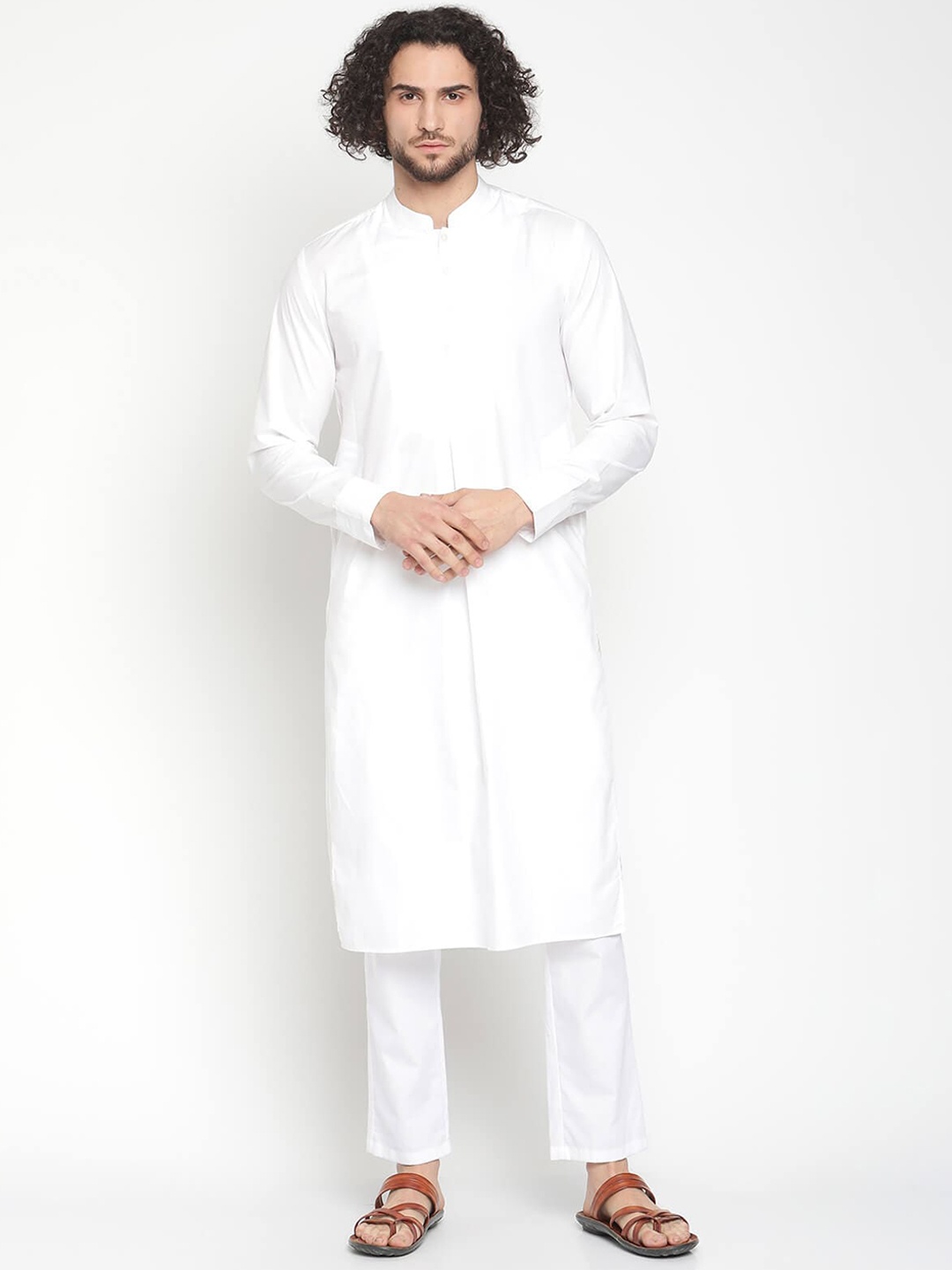 

Abhishti Men White Pleated Poplin Kurta