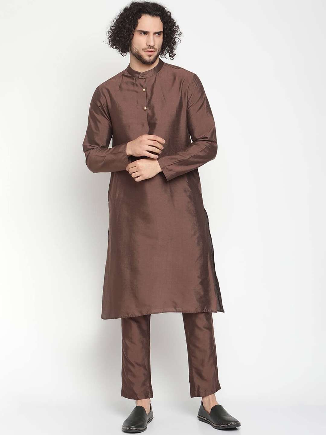 

Abhishti Men Brown Extended Collar Banarasi Kurta