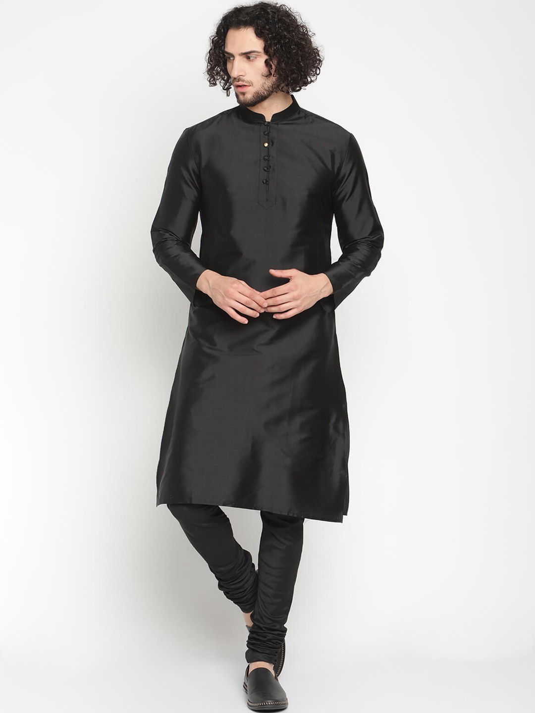 

Abhishti Men Black Manadarin Collar Banarasi Kurta