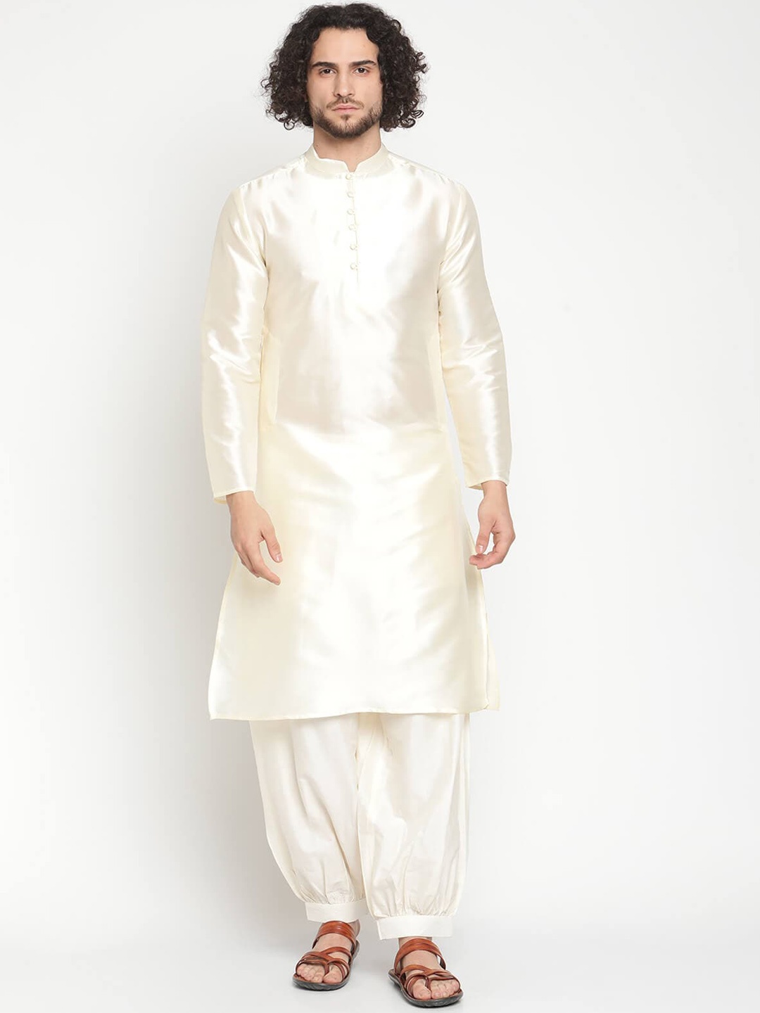 

Abhishti Men Cream-Coloured Mandarin Collar Banarasi Kurta