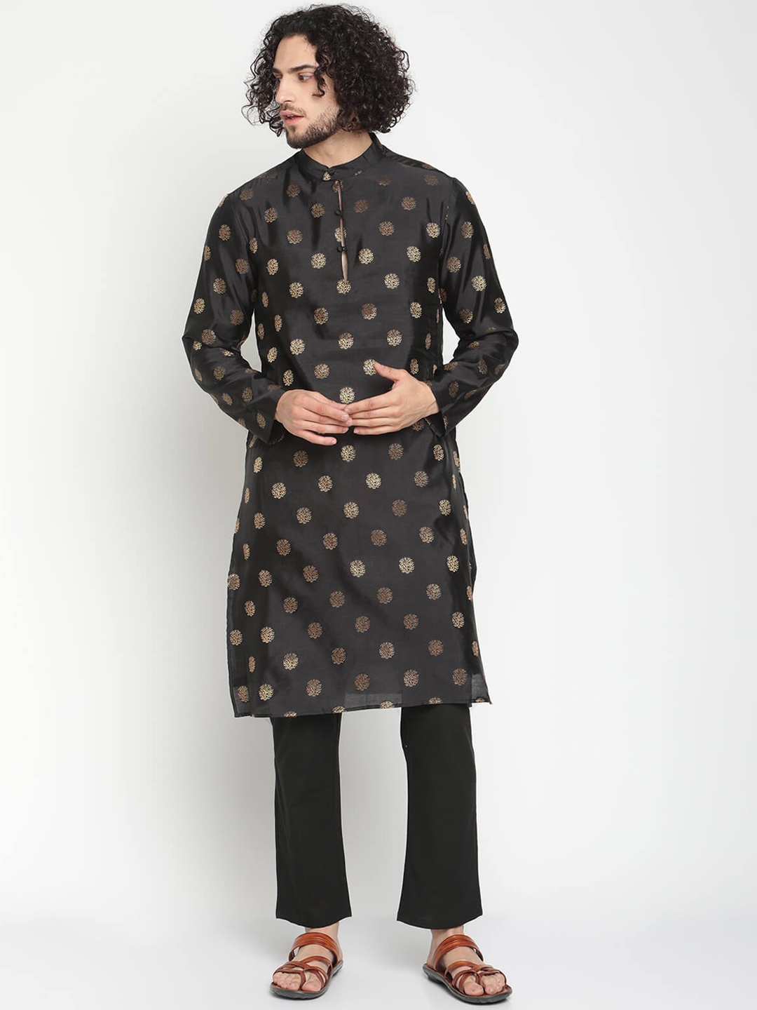 

Abhishti Men Black Zari Work Banarasi Kurta With Extended Collar