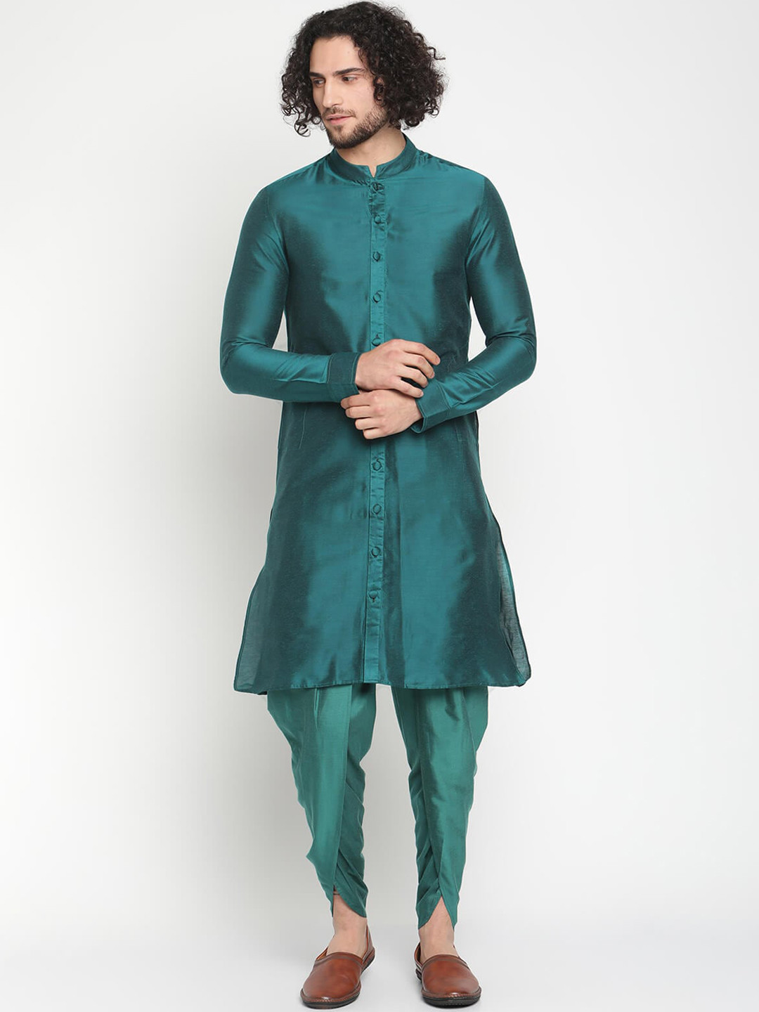 

Abhishti Men Green Buttoned Down Banarasi Kurta With Tulip Dhoti