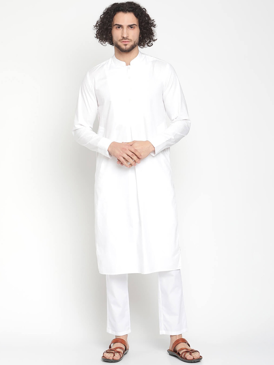 

Abhishti Men White Pure Cotton Pleated Poplin Kurta With Straight Pajama