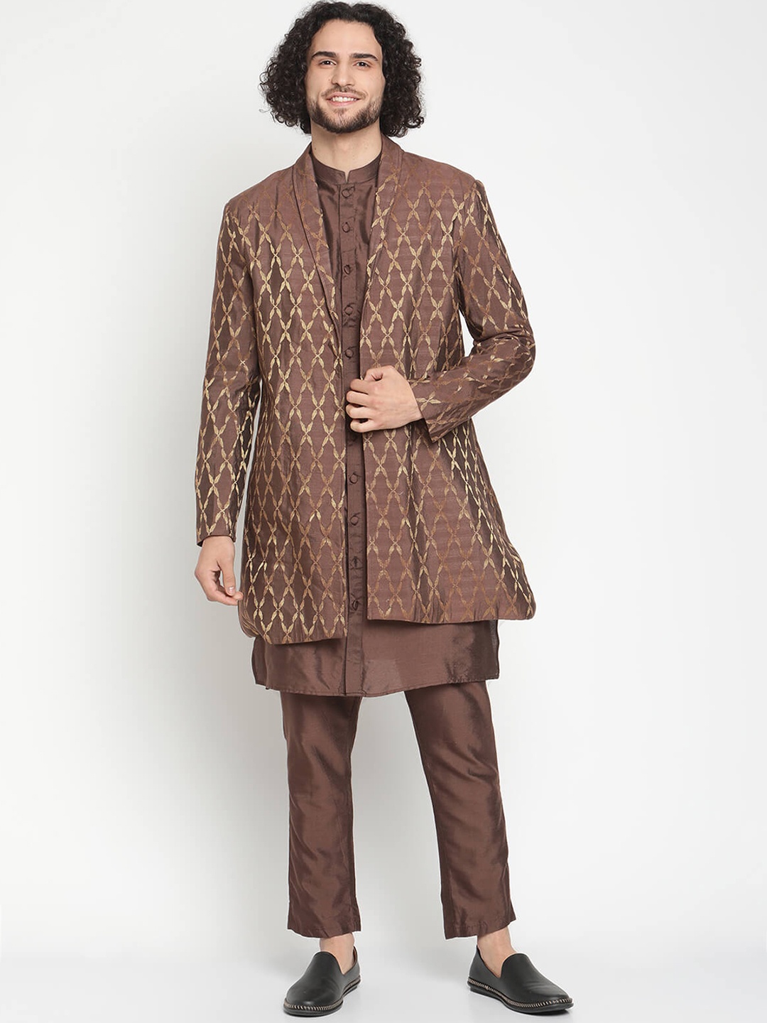 

Abhishti Straight Kurta With Zari Work Jacket & Straight Pajamas, Brown