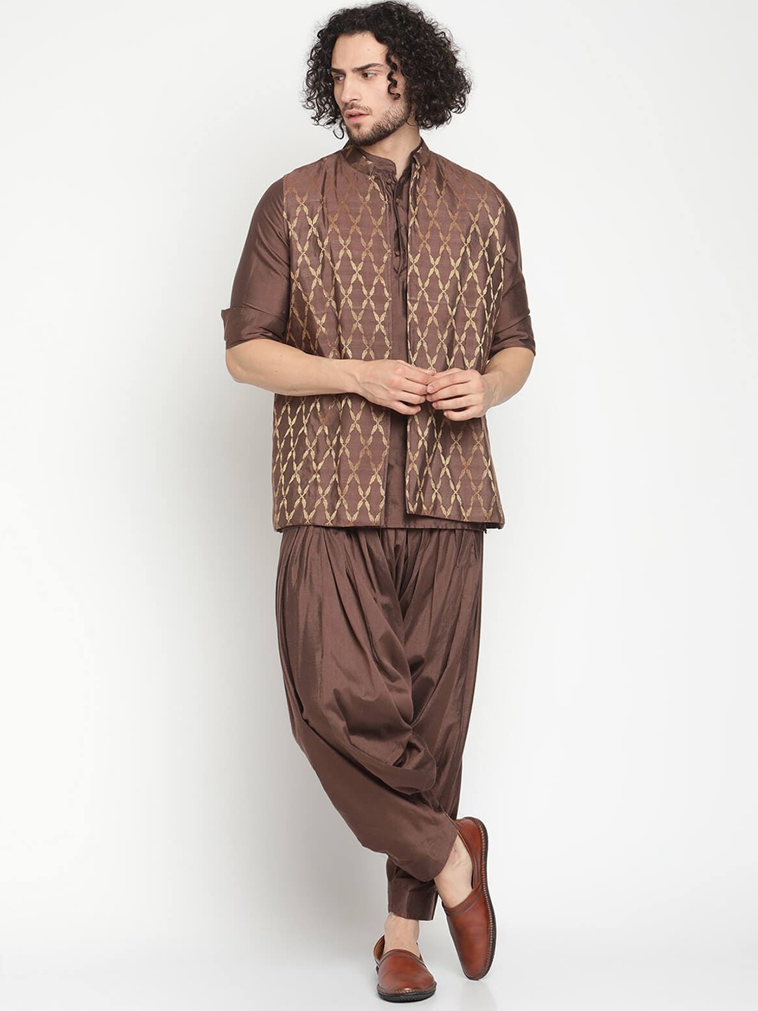

Abhishti Banarasi Short Kurta With Nehru Jacket & Afghani Salwar, Brown