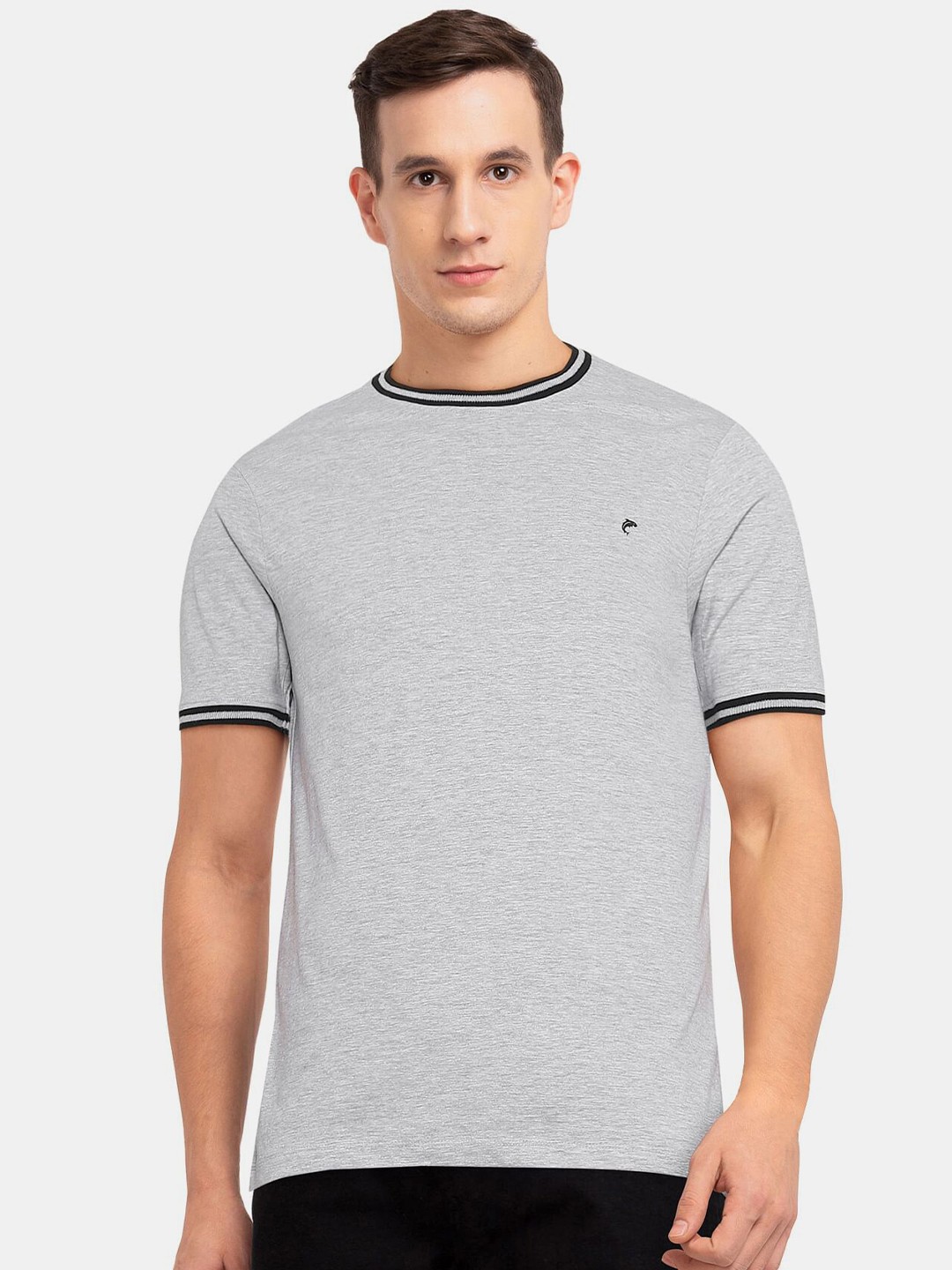 

Ruggers Men Grey Slim Fit T-shirt