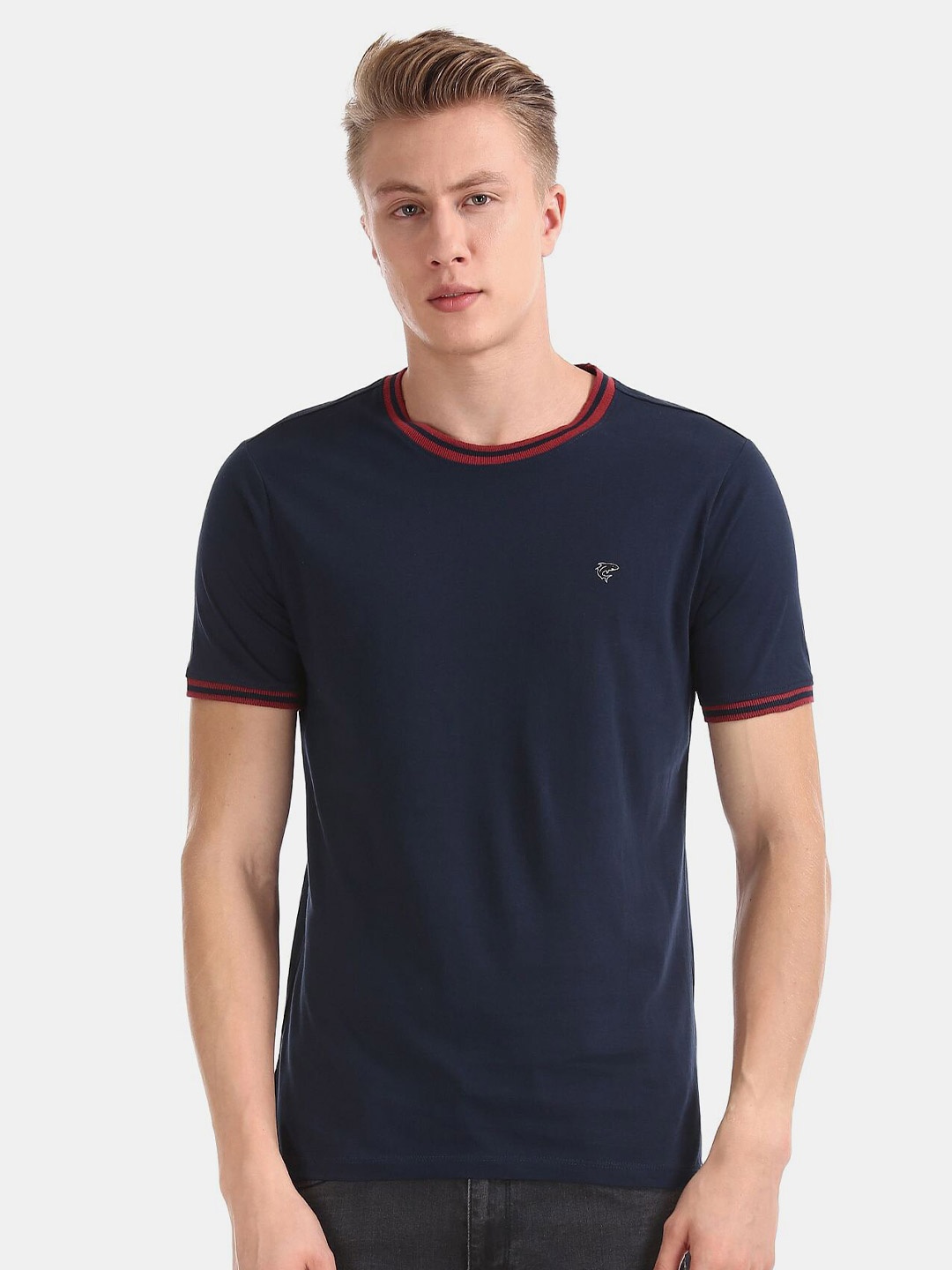 

Ruggers Men Navy Blue T-shirt