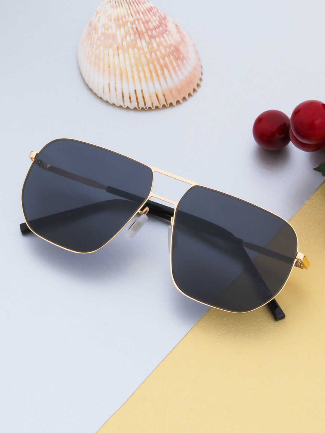 

Ted Smith Unisex Grey Lens & Gold-Toned Aviator Sunglasses with Polarised Lens AZURE_C3