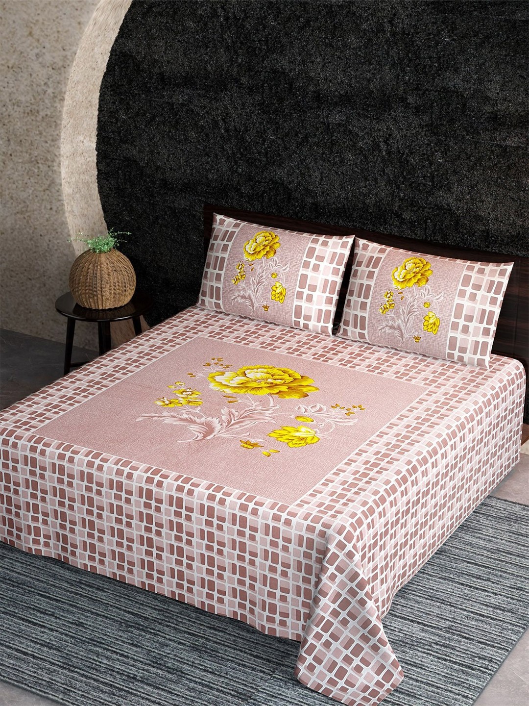 

Aura White & Brown Floral 144 TC Cotton King Bedsheet with 2 Pillow Covers