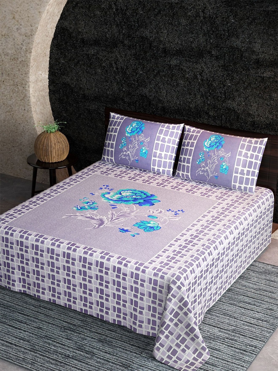 

Aura White & Blue Floral 144 TC King Bedsheet with 2 Pillow Covers