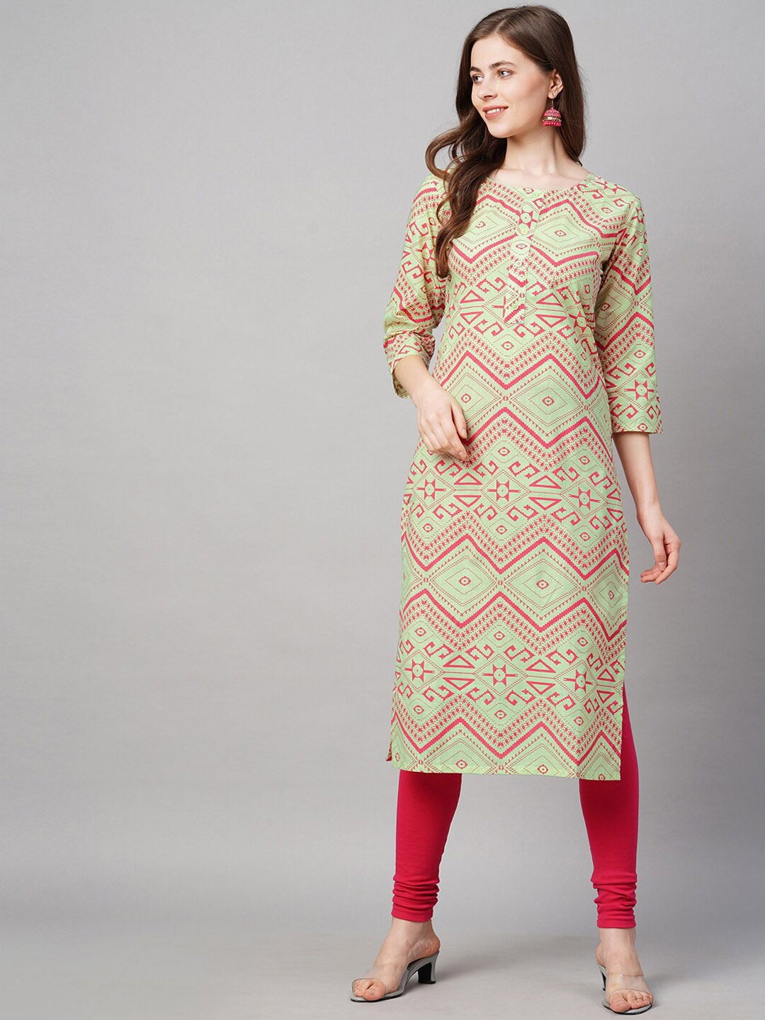 

KALINI Women Green & Pink Geometric Printed Straight Kurta
