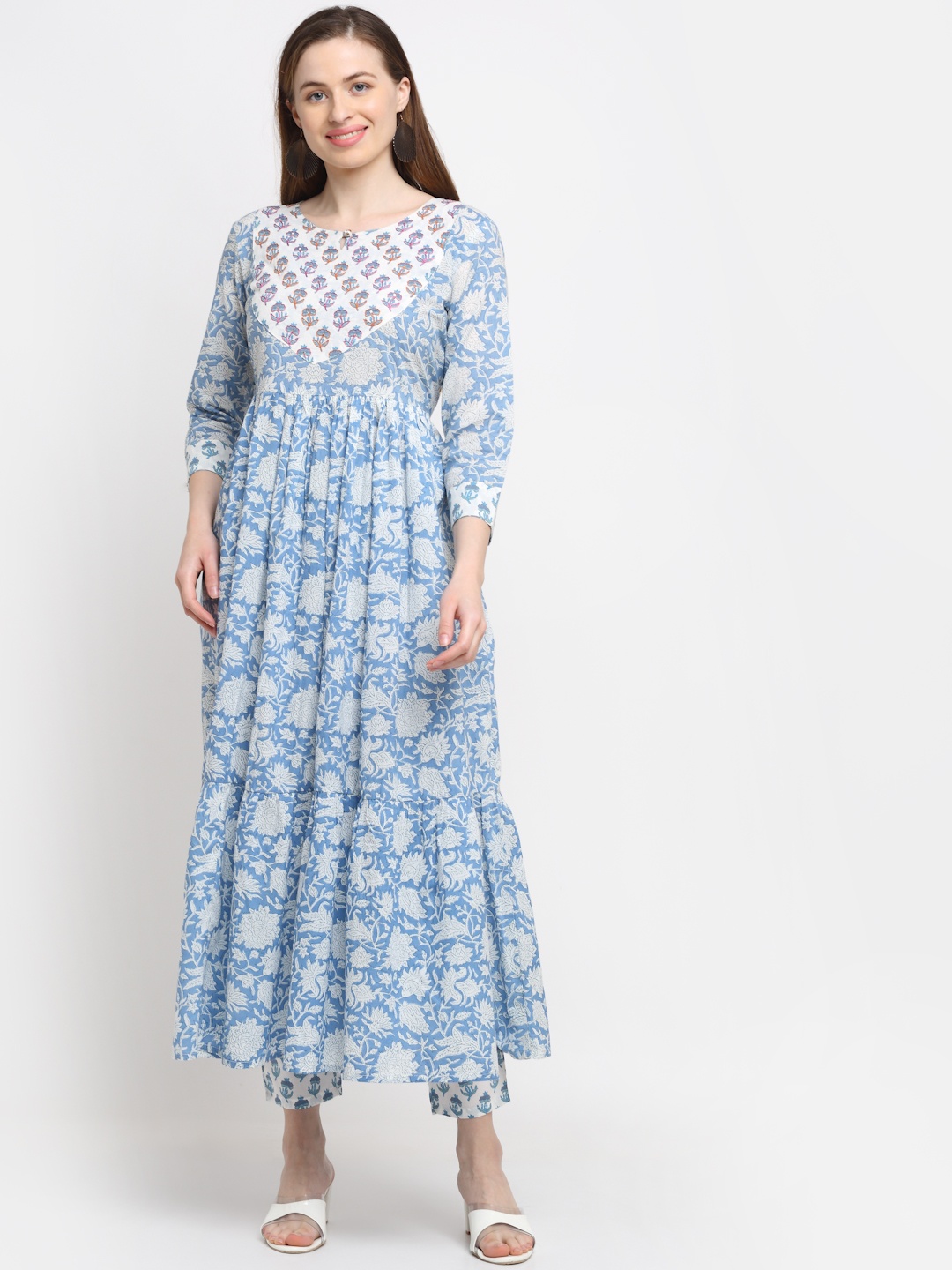 

KALINI Women Blue Floral Printed Pure Cotton Kurta with Trouser