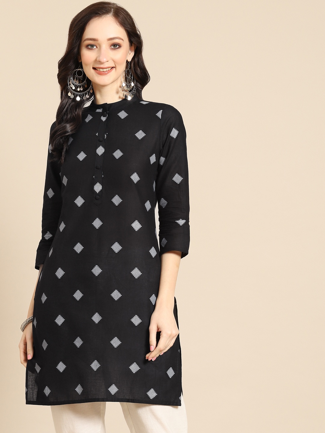 

Prakrti Black & White Ethnic Motifs Printed Pure Cotton Kurti