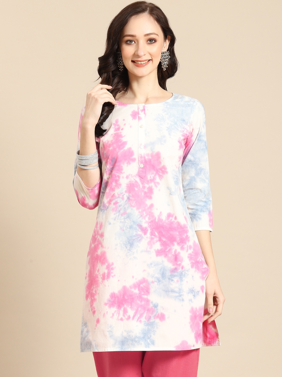 

Prakrti White & Pink Hand Tie & Dye Boat Neck Pure Cotton Kurti