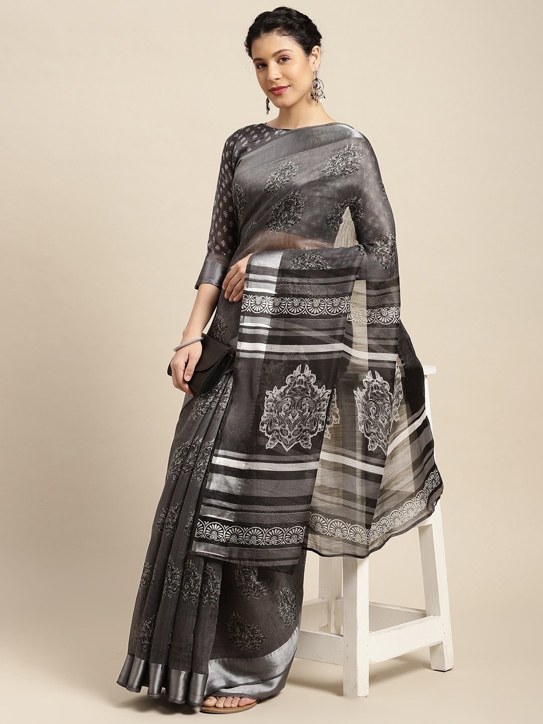 

KALINI Grey & Black Ethnic Motifs Saree
