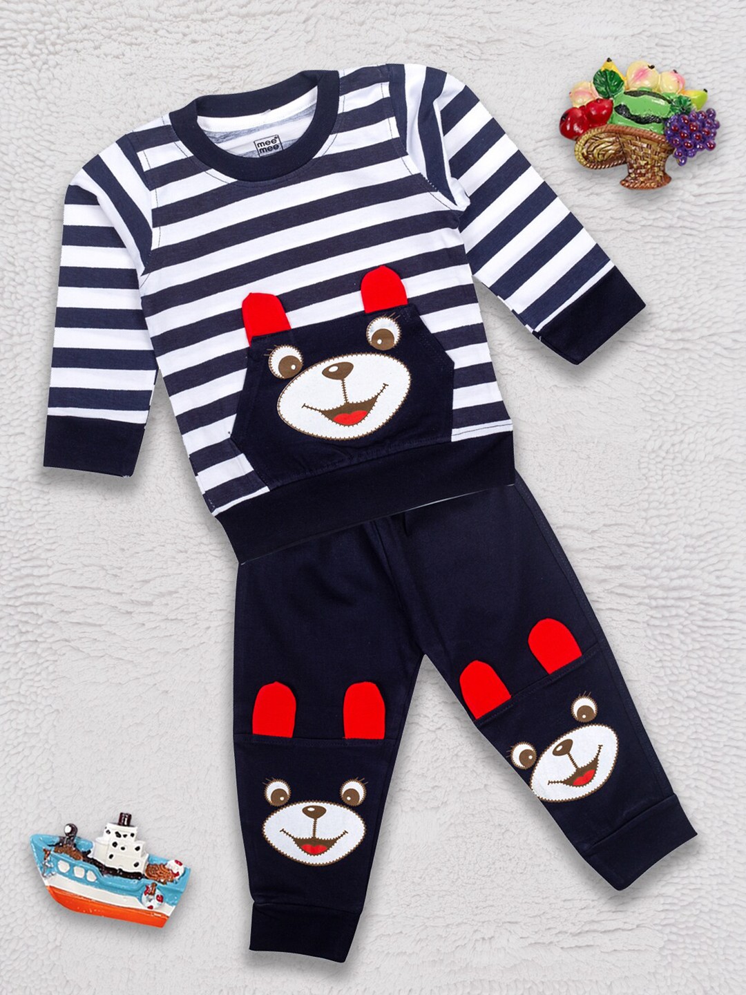 

MeeMee Boys Navy Blue & White Printed T-shirt with Trousers