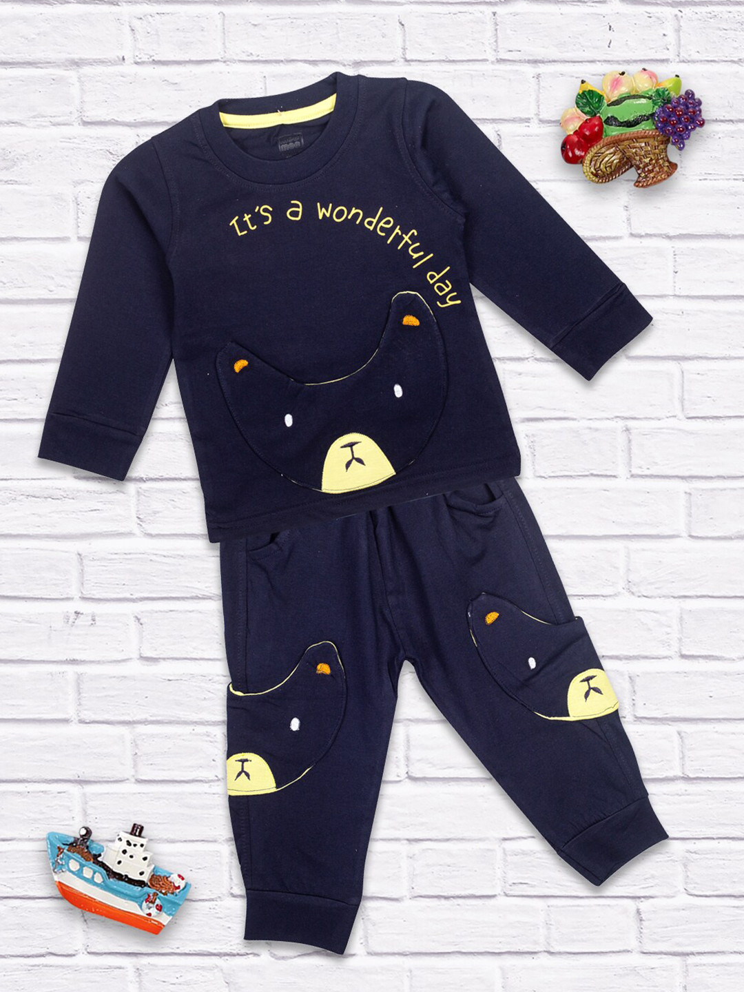 

MeeMee Boys Navy Blue & Yellow Printed Pure Cotton T-shirt with Joggers