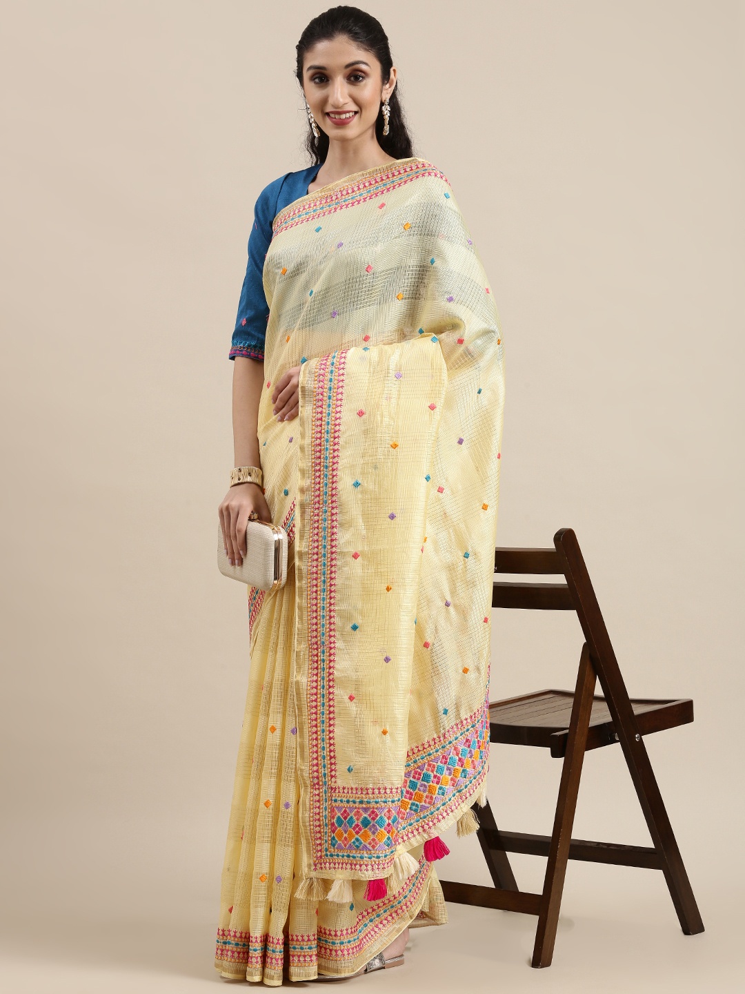 

Kvsfab Beige & Pink Checked Kutchi Embroidery Tasseled Saree