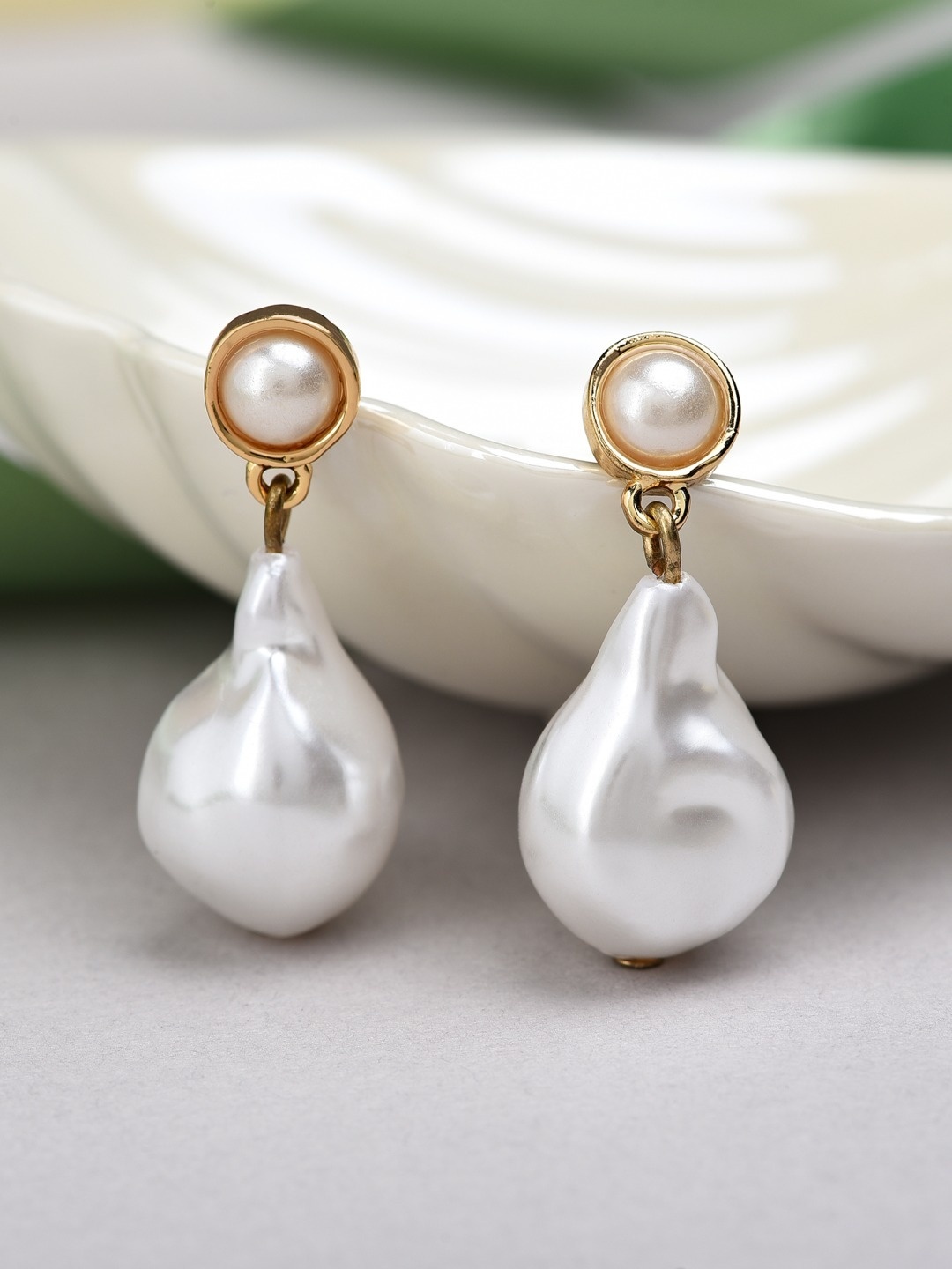 

AMI Gold-Plated & White Teardrop Shaped Drop Earrings