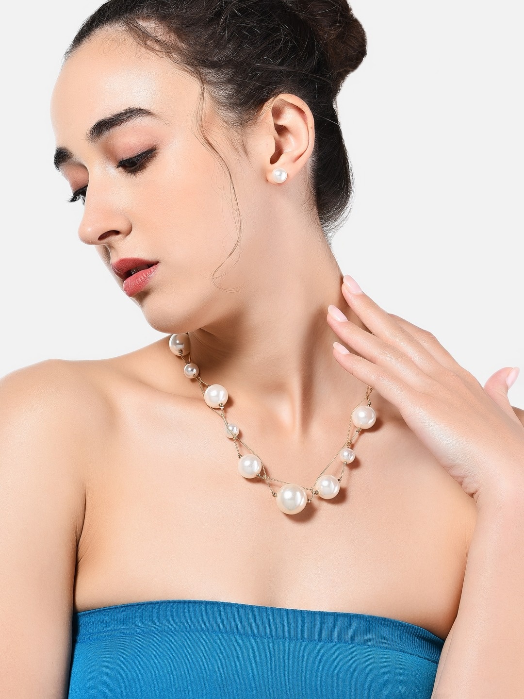 

AMI Gold-Plated White Pearl Jewellery Set