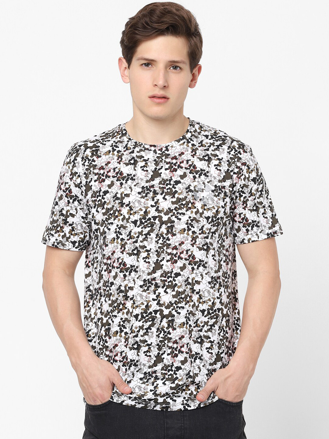 

Celio Men Brown Camouflage Printed Regular Fit Cotton T-shirt