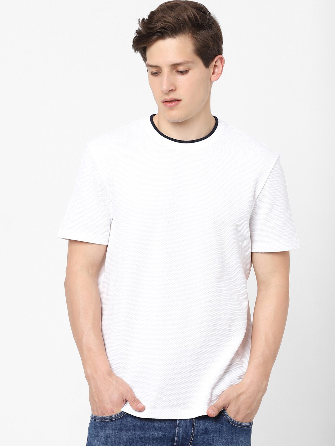 

Celio Men White Regular Fit Cotton T-shirt