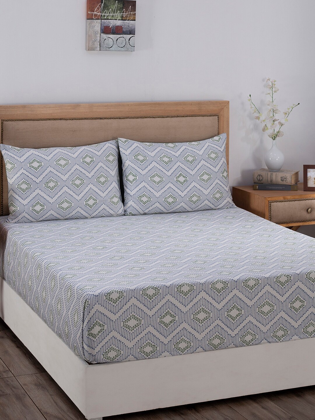 

MASPAR Blue & Green Geometric Printed 210 TC Queen Size Bedsheet With 2 Pillow Covers