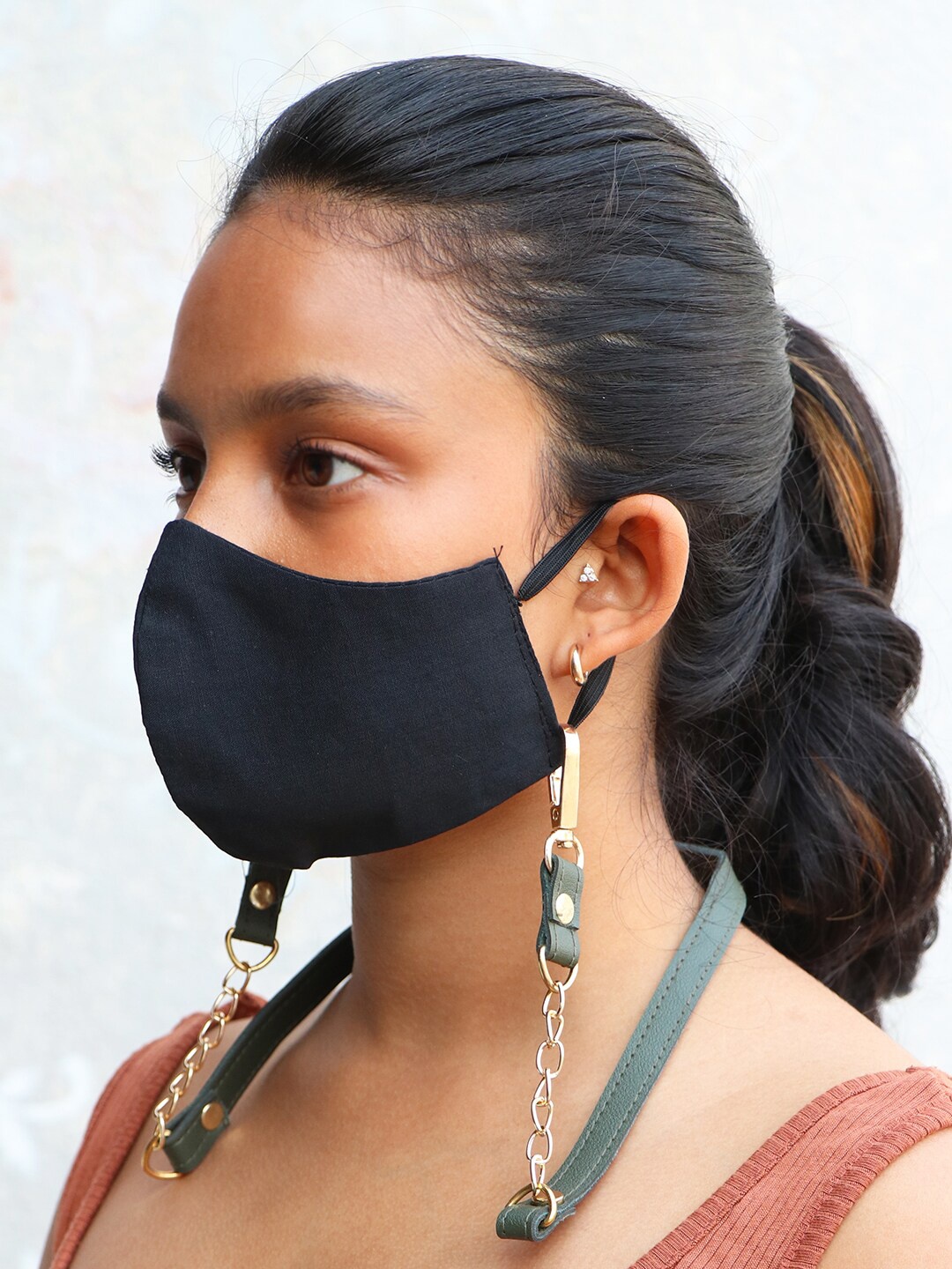 

Ayesha Vegan Leather Mask & Sunglass Chain, Green