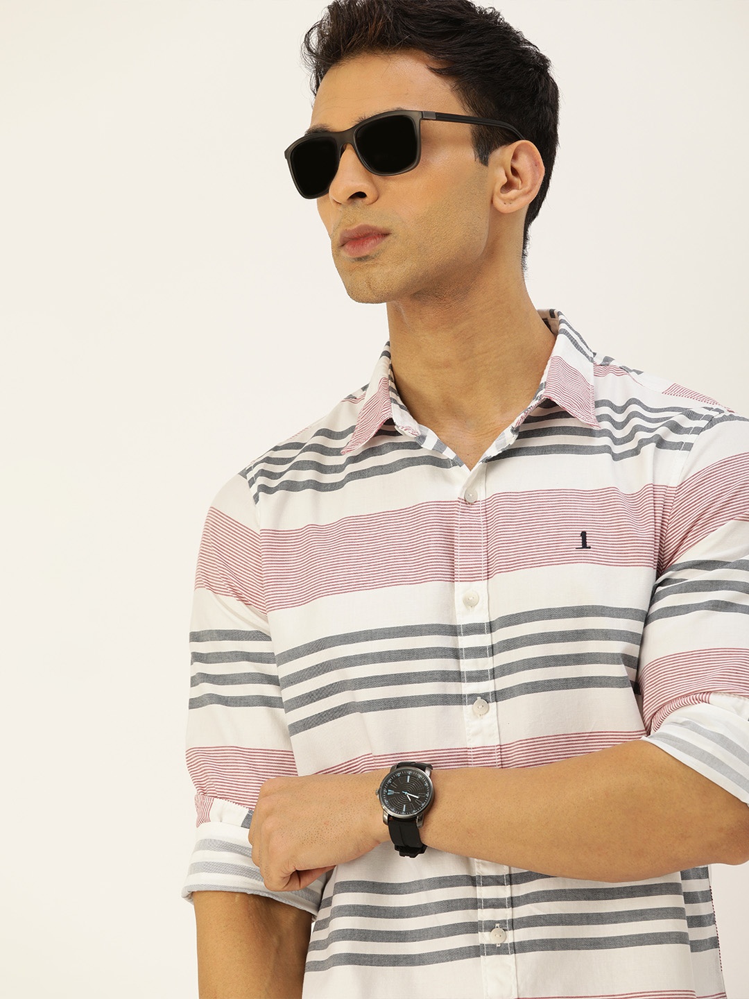 

SINGLE Men White & Red Slim Fit Horizontal Stripes Striped Casual Shirt