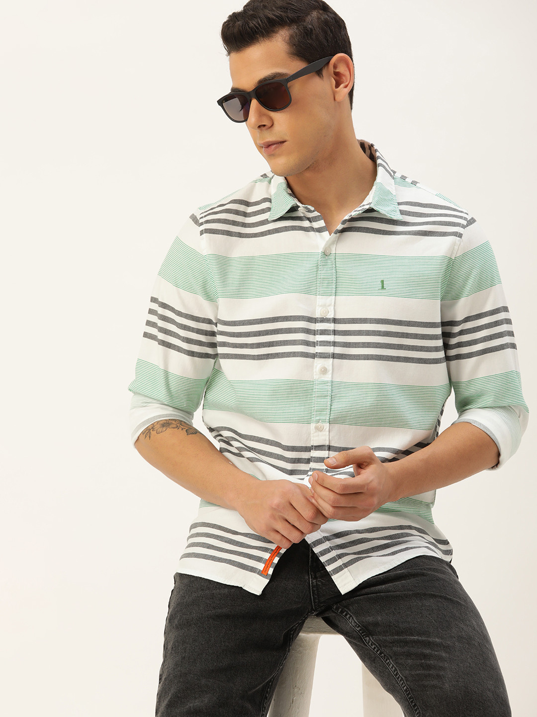 

SINGLE Men Off White & Green Striped Cotton Casual Shirt