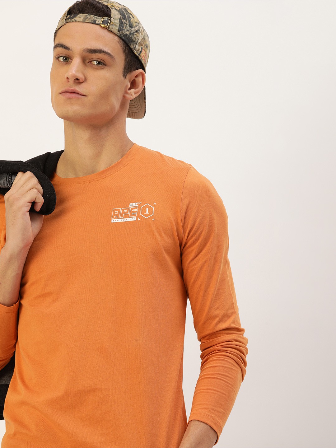 

SINGLE Men Orange & White Printed Pure Cotton Slim Fit T-shirt