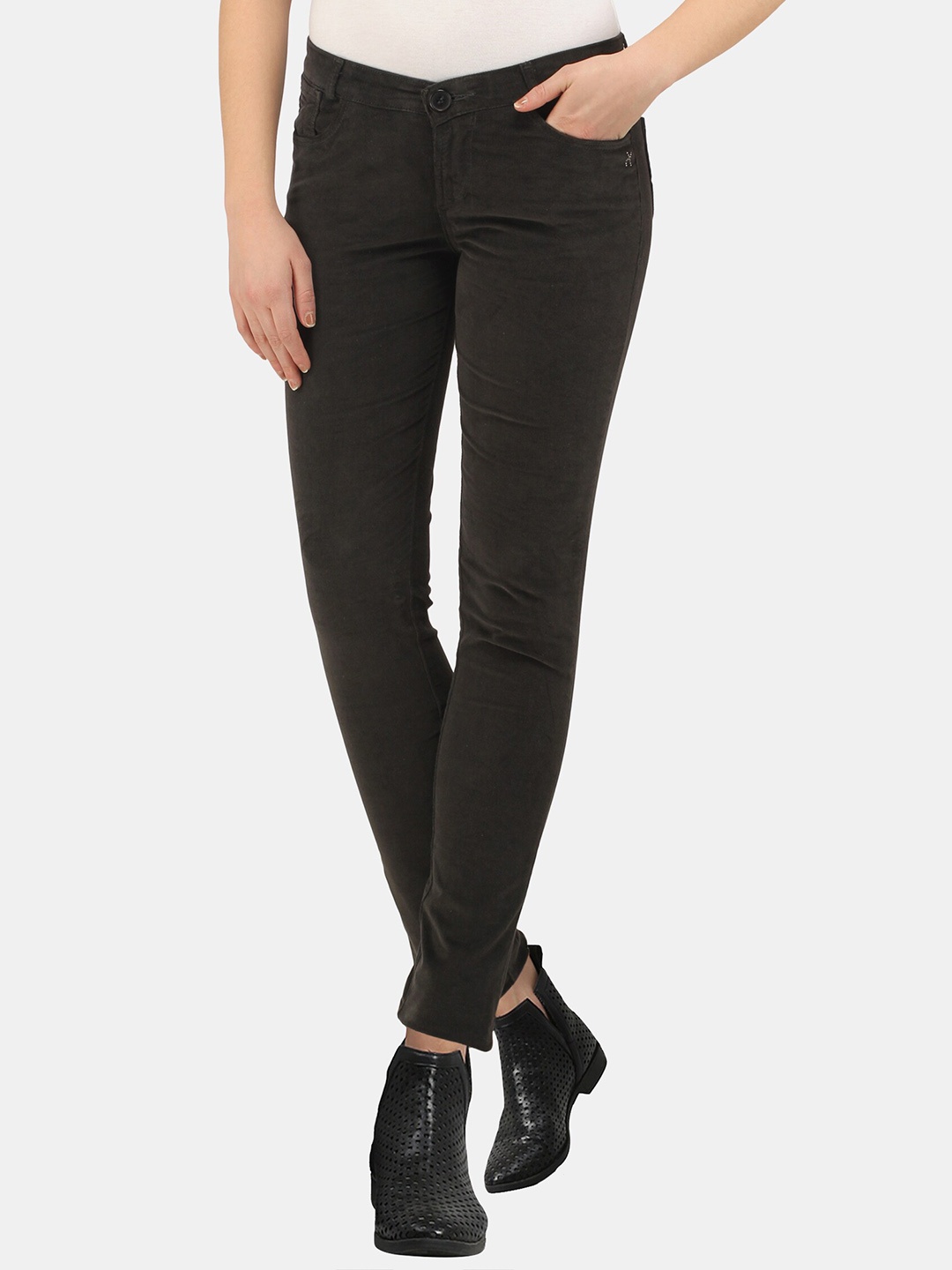 

Xpose Women Black Comfort Slim Fit Low-Rise Corduroy Trousers