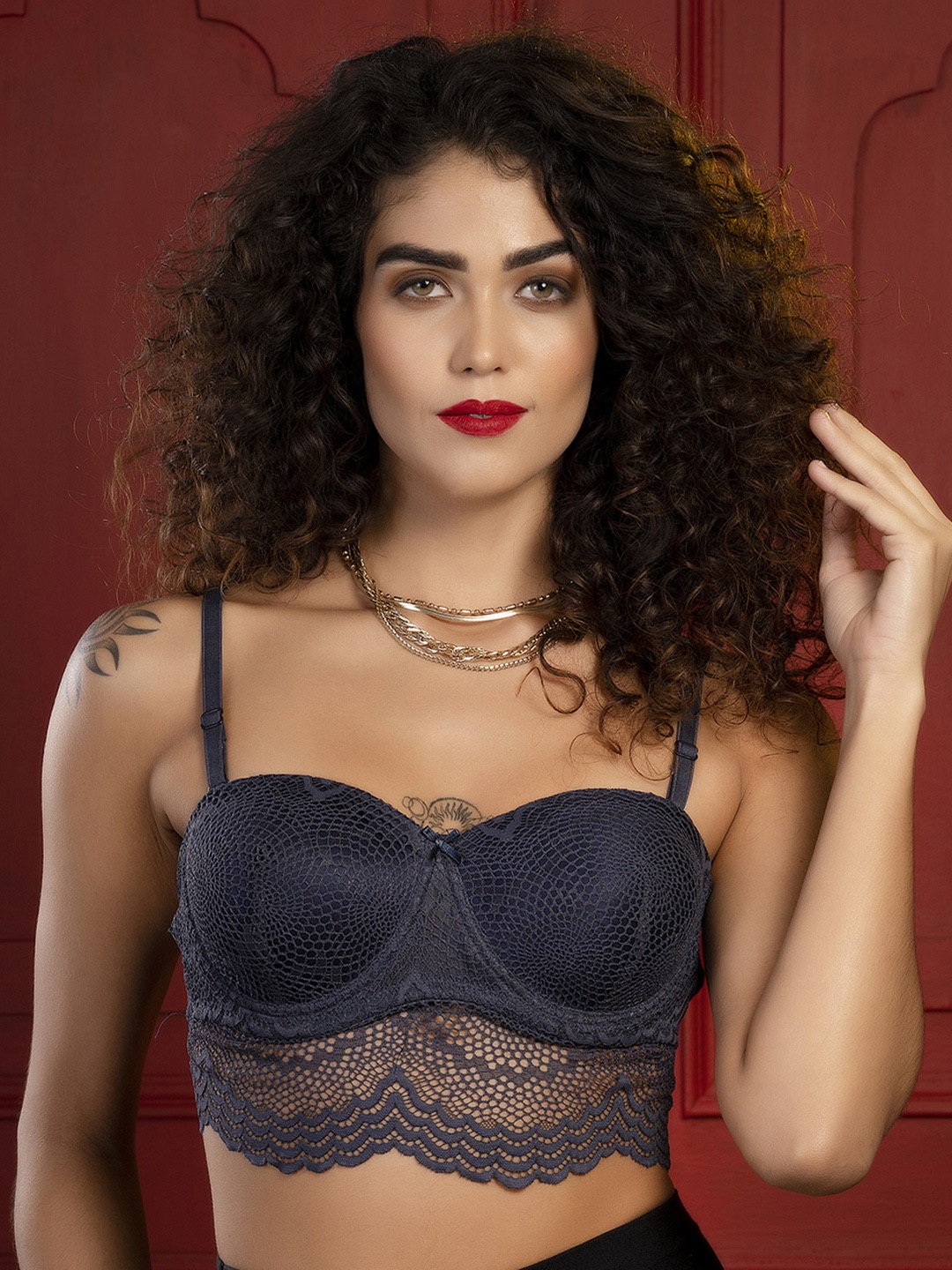 

Clovia Women Navy Blue Solid Lightly Padded Underwired Bralette Bra