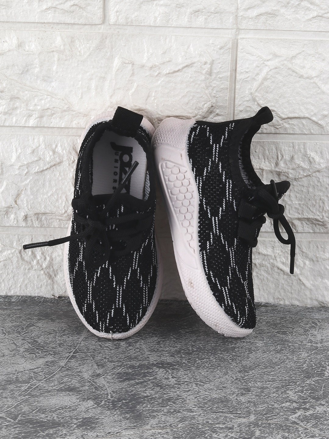 

Jazzy Juniors Boys Black Woven Design Sneakers