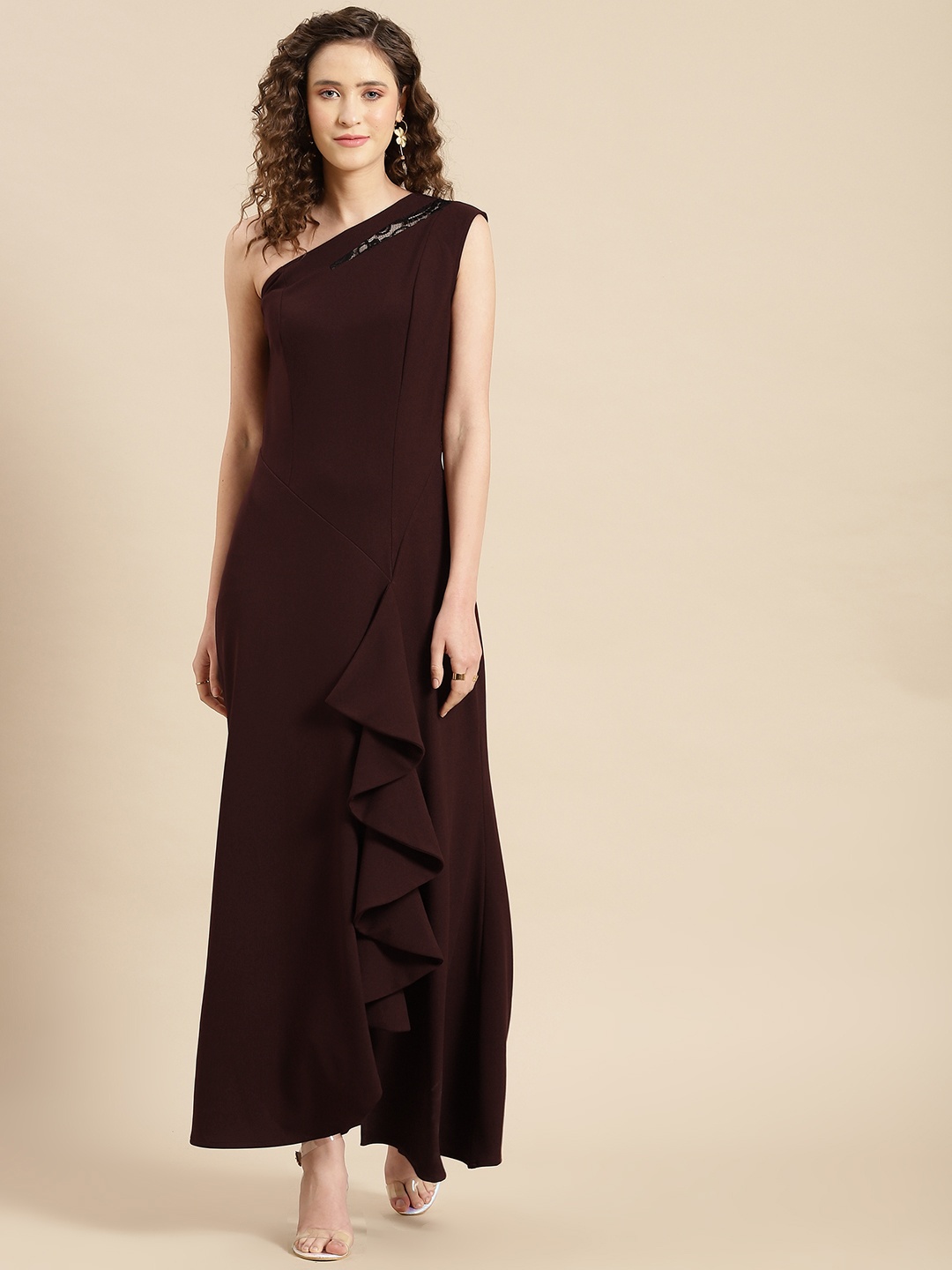 

WoowZerz Burgundy Solid One Shoulder A-Line Maxi Dress