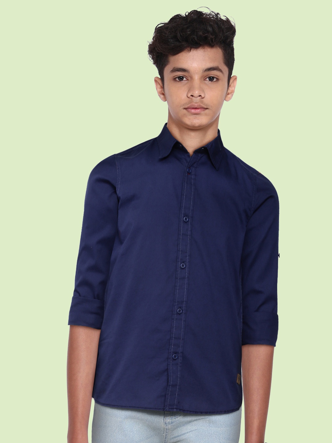 

UTH by Roadster Boys Navy Blue Pure Cotton Solid Casual Shirt