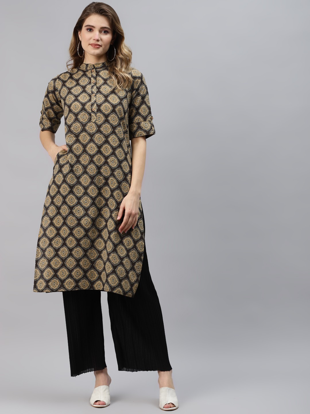 

Divena Women Black & Olive Green Ethnic Motifs Printed Cotton Kurta