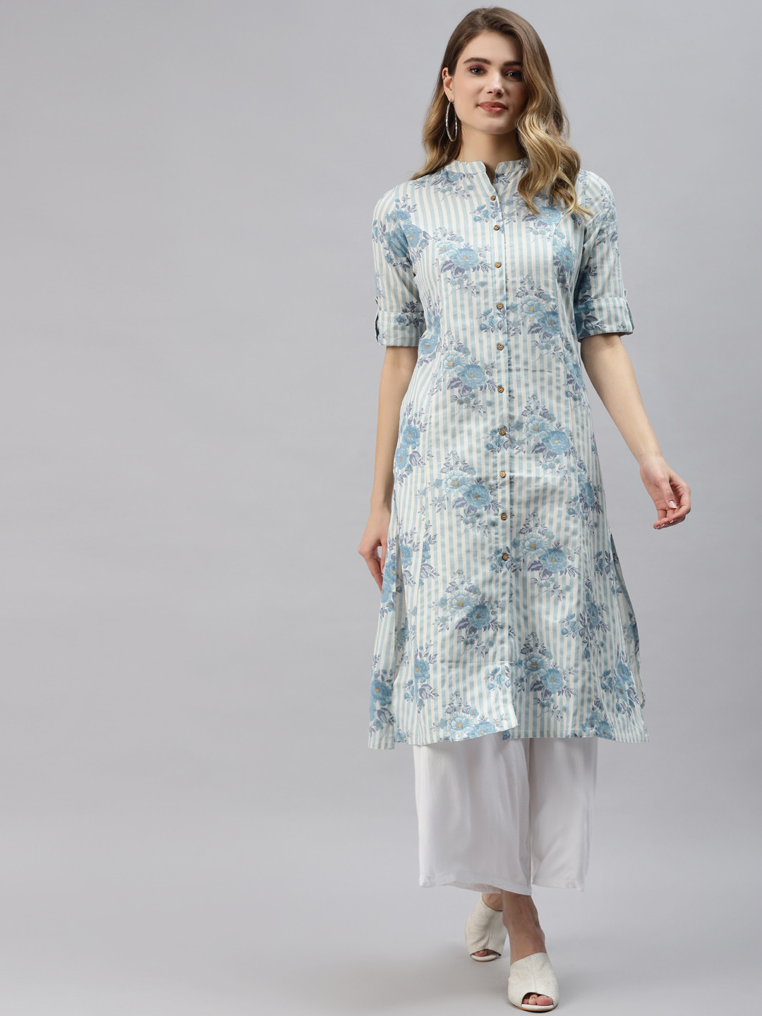 

Divena Women Off White & Blue Floral Printed Floral Cotton A-Line Kurta
