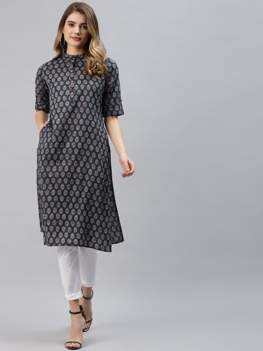 

Divena Women Blue & Maroon Ethnic Motifs Printed Cotton Kurta