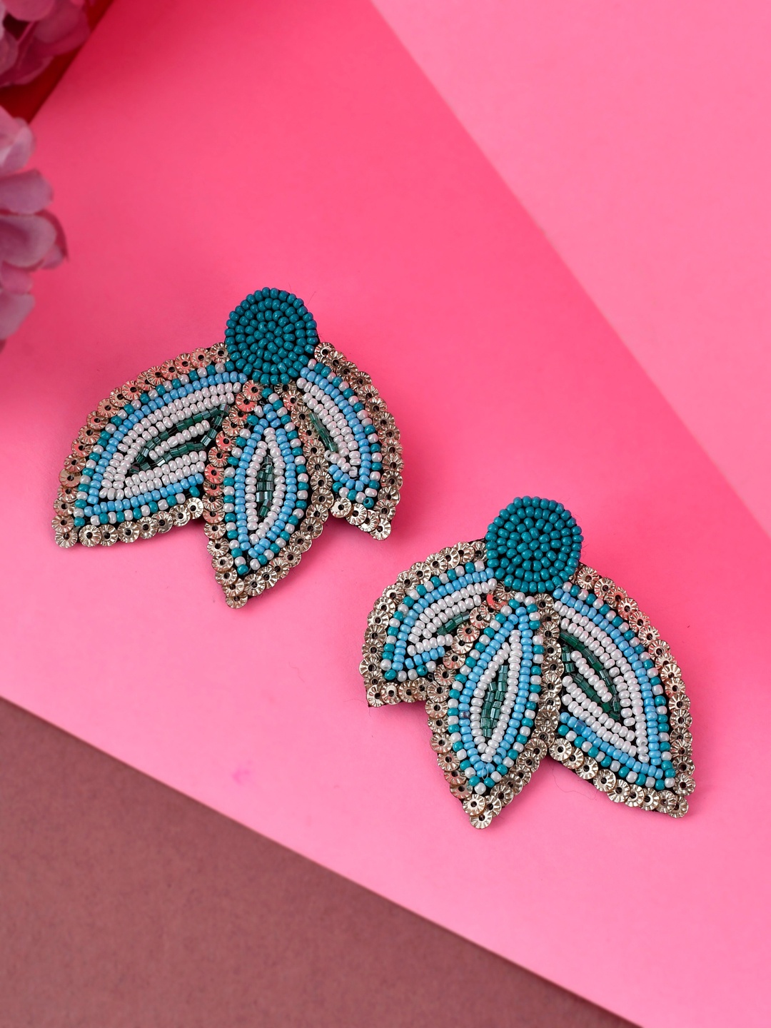 

Shoshaa Blue Leaf Shaped Studs Earrings