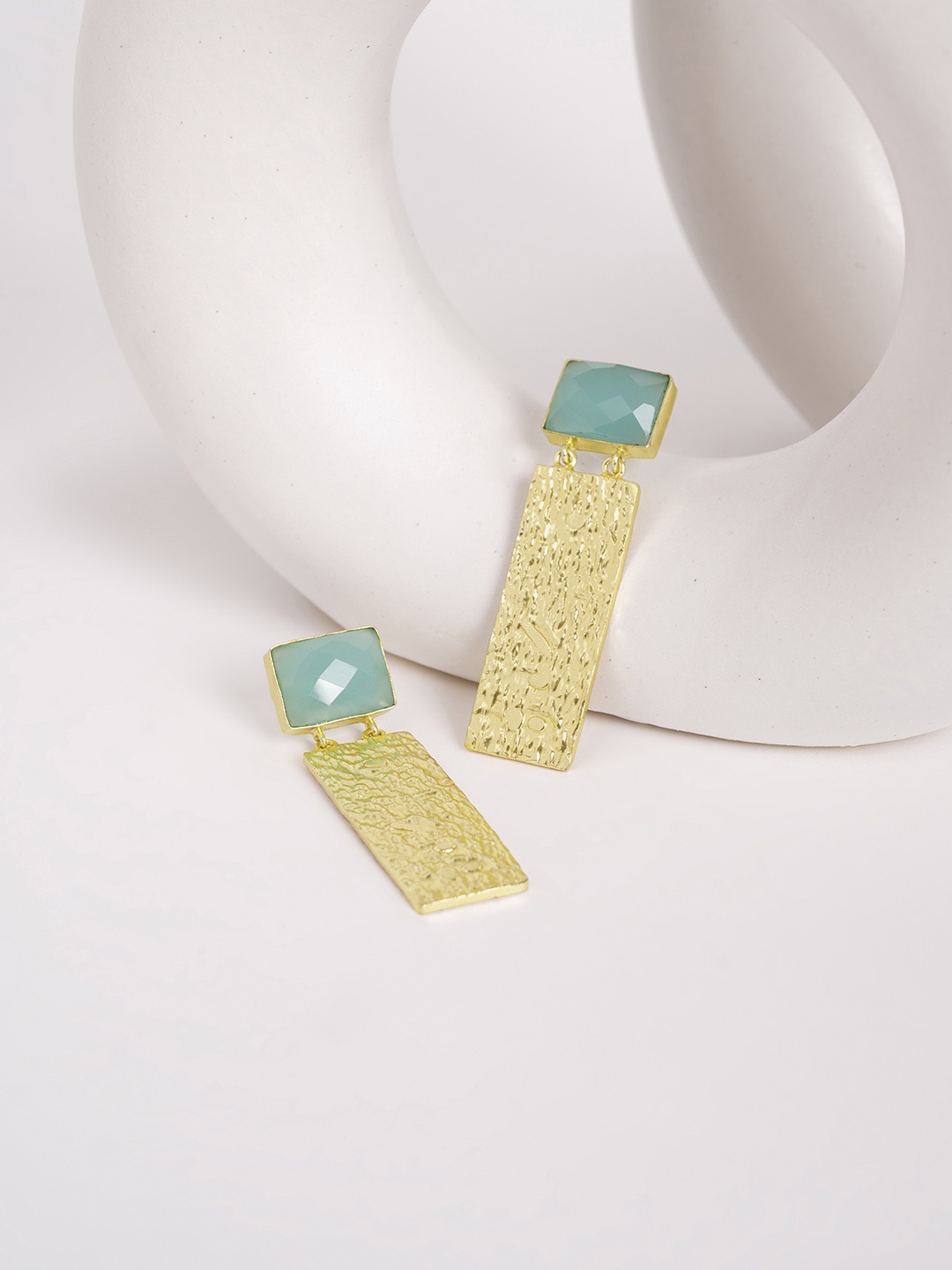

Mikoto by FableStreet Gold-Toned Geometric Drop Earrings