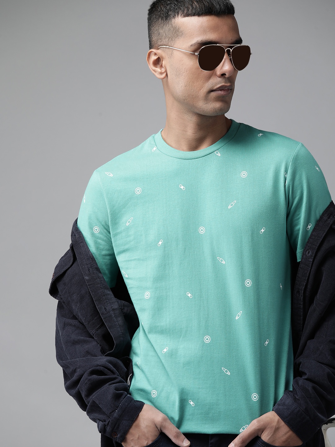 

Roadster Men Turquoise Blue & White Printed Pure Cotton T-shirt