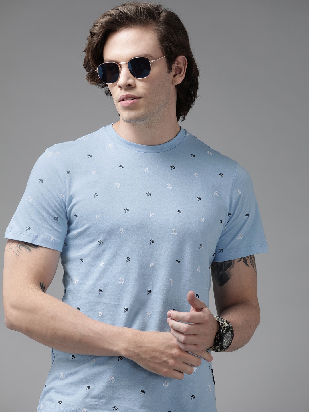 

Roadster Men Blue & White Printed Pure Cotton T-shirt
