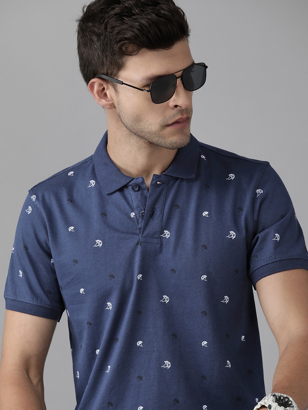 

Roadster Men Navy Blue & White Nautical Printed Polo Collar Pure Cotton T-shirt